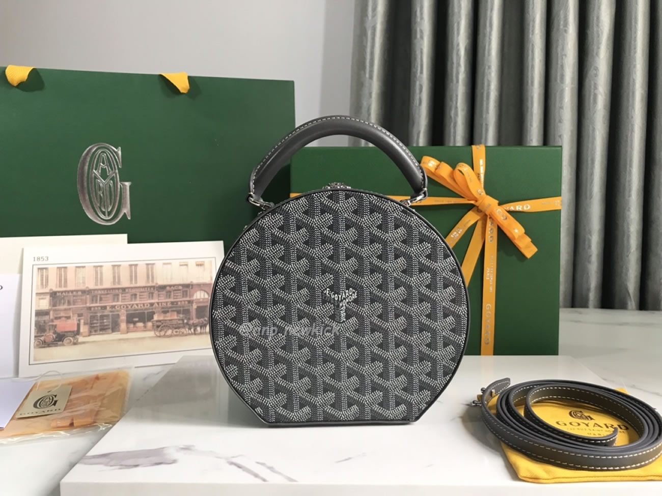 Goyard Alto Hat Box Bag 16.5 Cm X 7 Cm X 18 Cm (11) - newkick.app